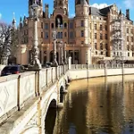 Modernes Apartment - Ps4, Toplage Nahe Hafen, Schloss & Altstadt * 什未林
