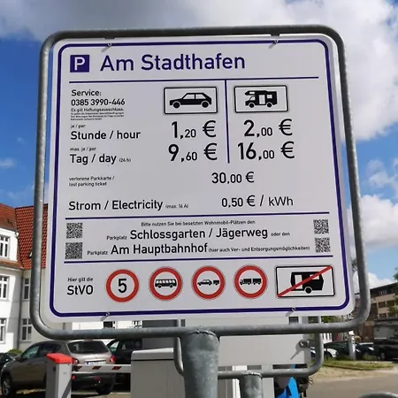 Modernes - Ps4, Toplage Nahe Hafen, Schloss & Altstadt * Schwerin (Mecklenburg-Vorpommern)