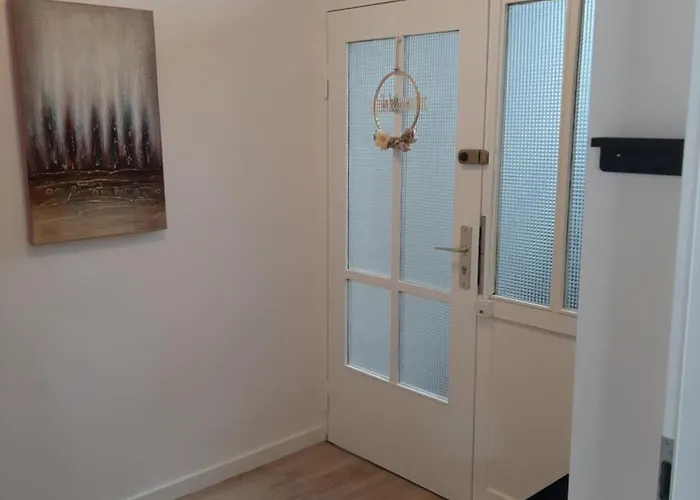 Apartment City-apartment 3 - Frisch Renoviert, Ps4 Schwerin (Mecklenburg-Vorpommern)